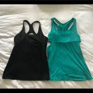 Set of 2 size 6 Lululemon athletica tanks!